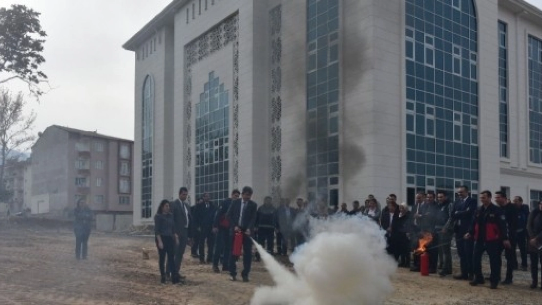 Belediye Personeline Yangın Söndürme Eğitimi