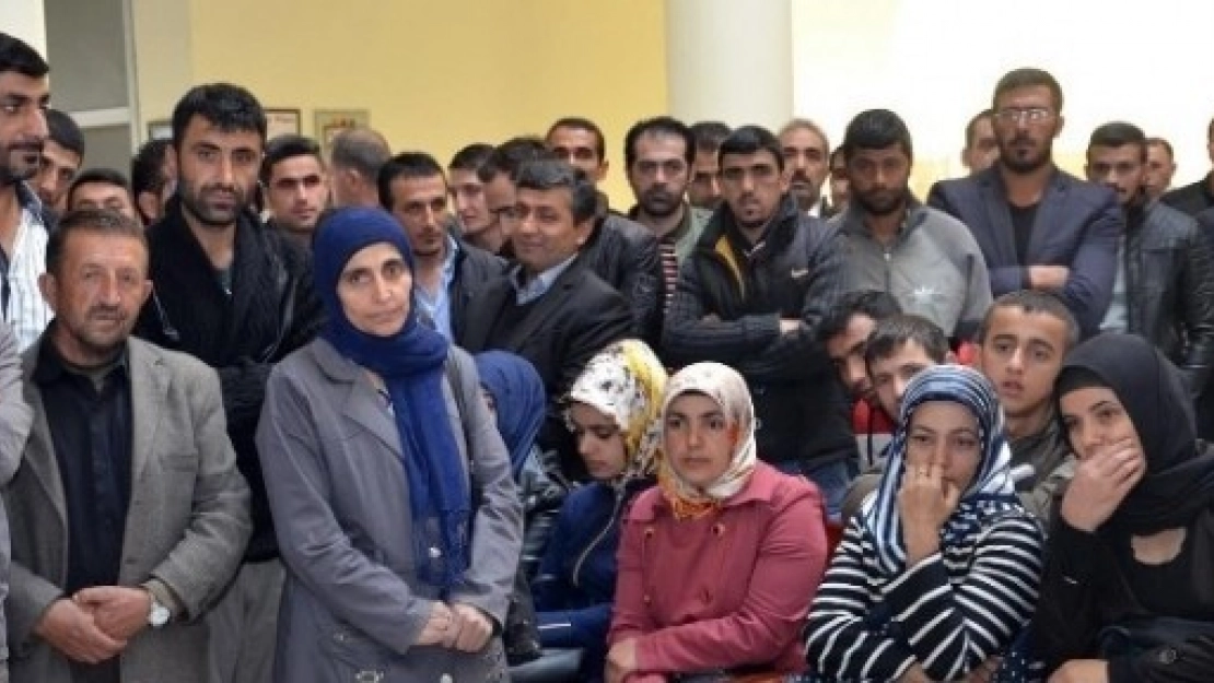 100  İşçi İçin 908 Müracaat 