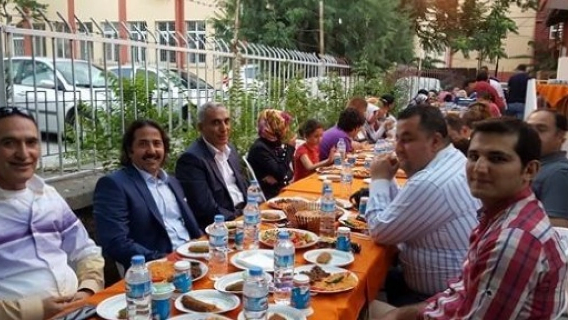 Beyaz Ay Derneğinden Anlamlı İftar