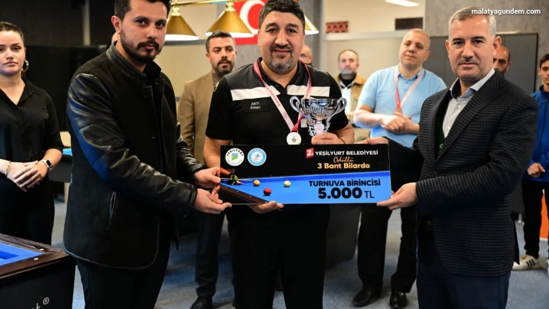 Bilardo Turnuvasında ödüller dağıtıldı