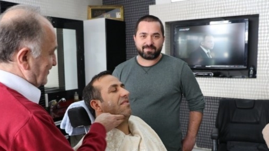 Eleştirdiği Başkanı Karşısında Görünce