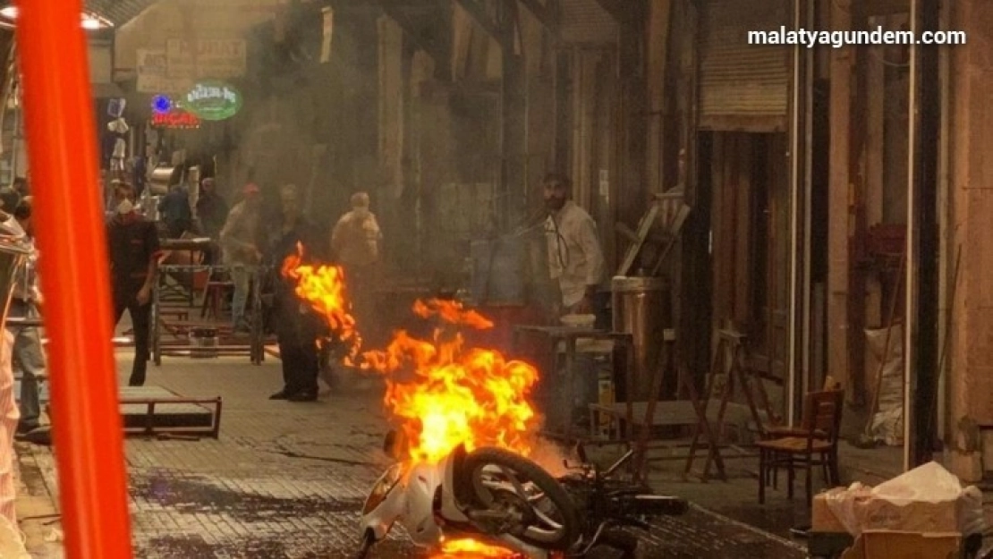 Bir kıvılcım motosikleti küle çevirdi