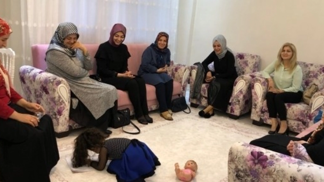 Birlik Vakfı İftarı Şehit Ailesiyle Yaptı