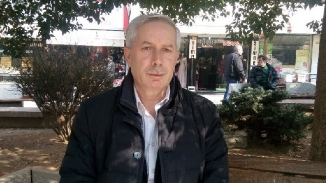 Borçlarını Ödemek İçin Sattığı Arabasının Parasını Kaybetti