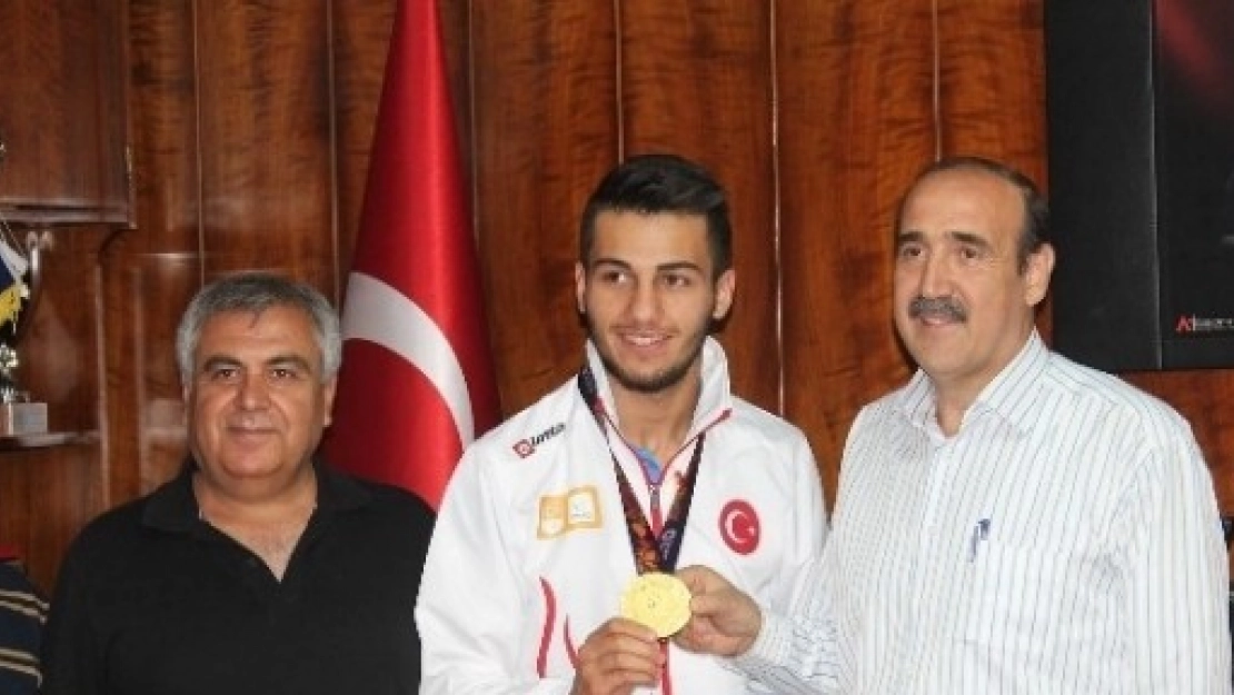 Burak Uygur, Fındıklı'yı Ziyaret Etti