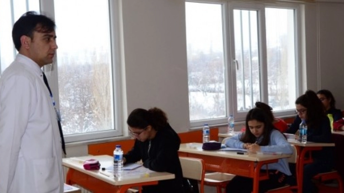 Bursluluk Sınavına Yoğun İlgi