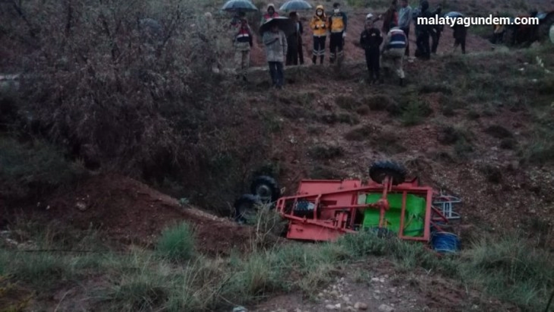 Çapa motoru şarampole yuvarlandı: 1 ölü, 1 yaralı