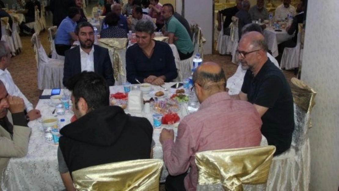 CHP İl Başkanı Kiraz Basın Mensuplarıyla İftarda Bir Araya Geldi
