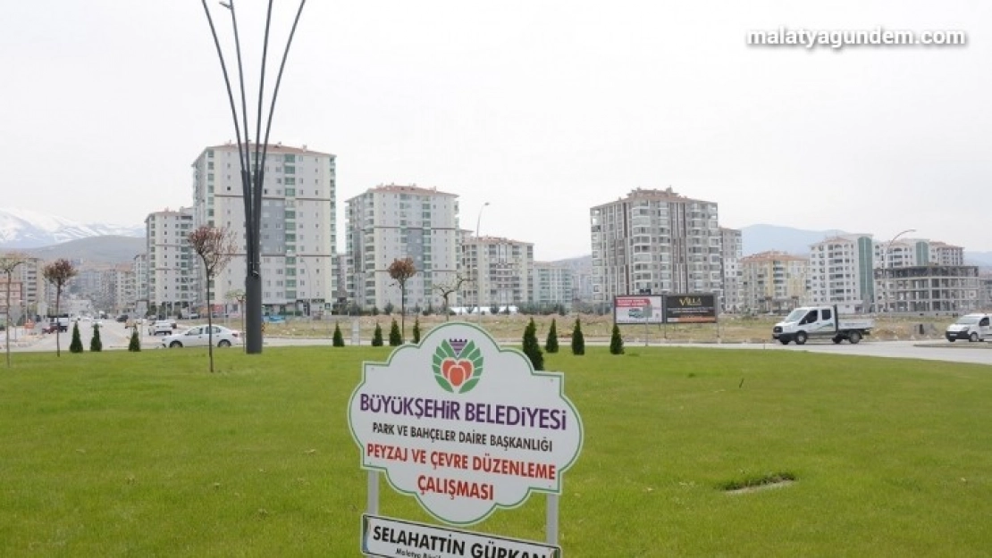 Çiftlik caddesi yeşillendirildi