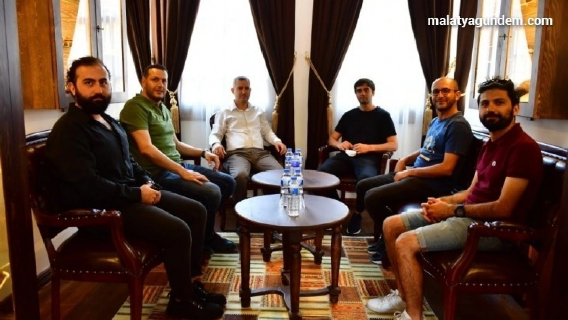 Çınar, koku filminin oyuncularını misafir etti