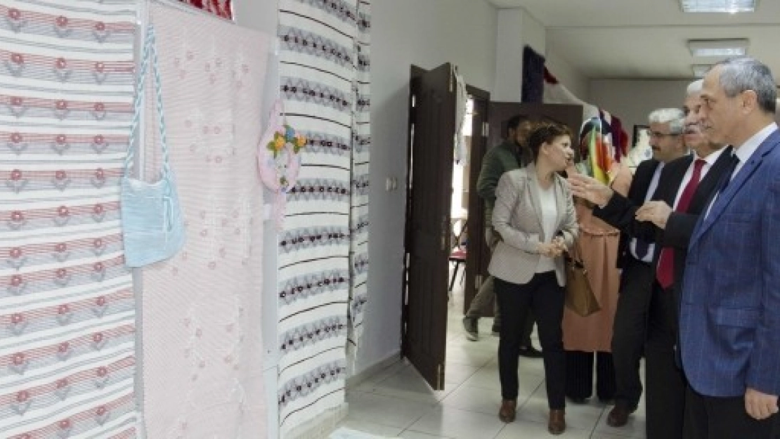 Çıpıt Sergisi Açıldı