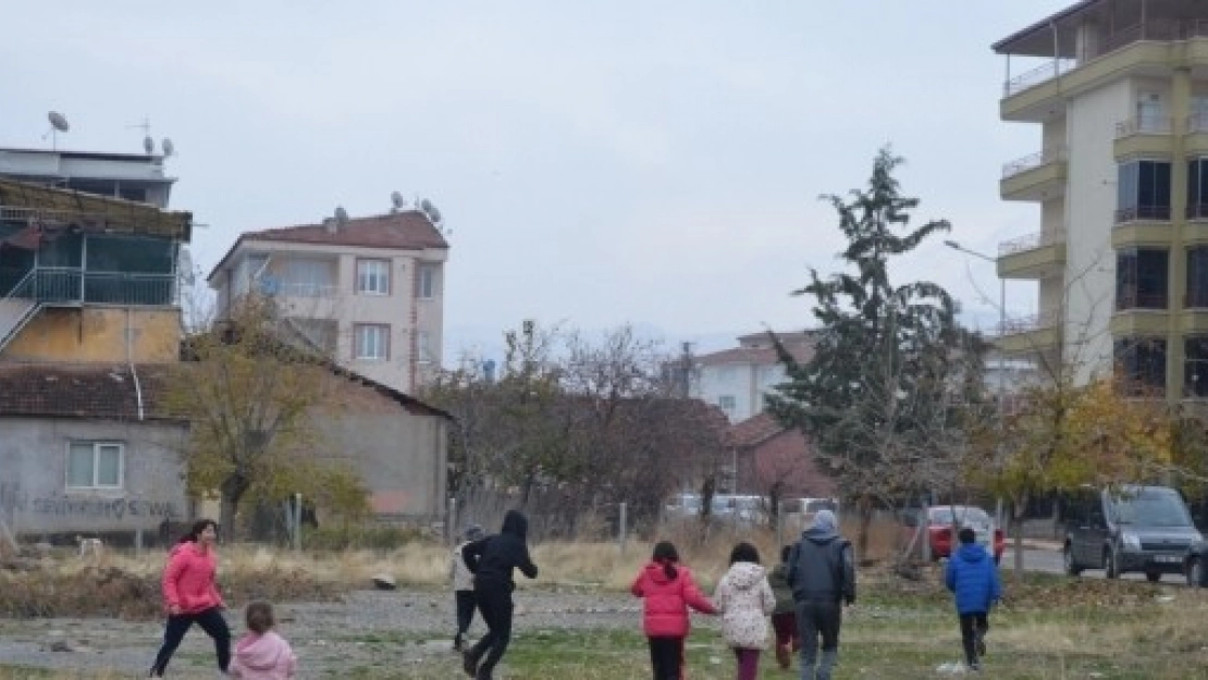 Çocuklar Mahallelerine Park İstiyor