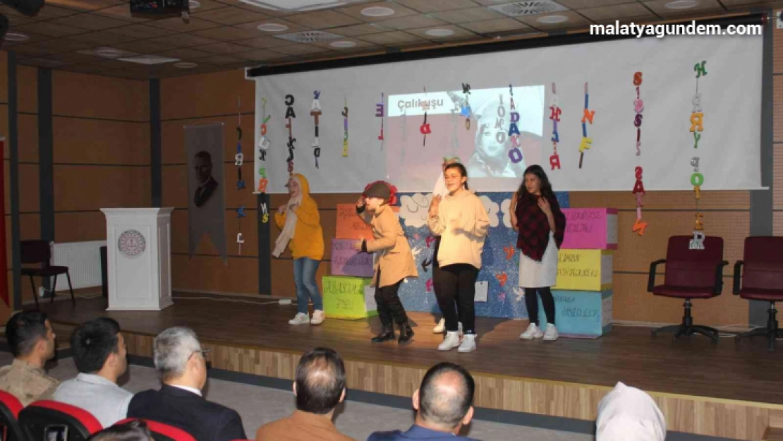 Çocukların tiyatro oyunu ilgi gördü