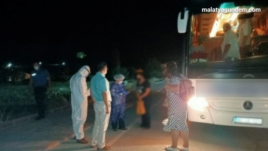 Covid-19'lu hasta şehirlerarası otobüste yakalandı