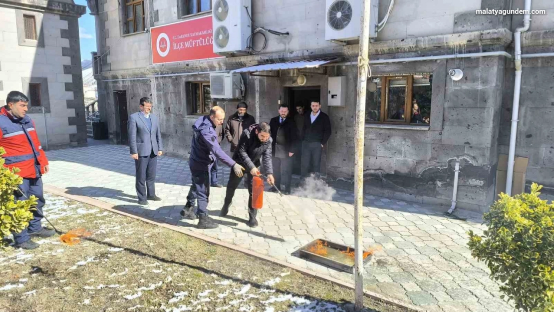 Darende Müftülüğü'nde yangın güvenliği eğitimi