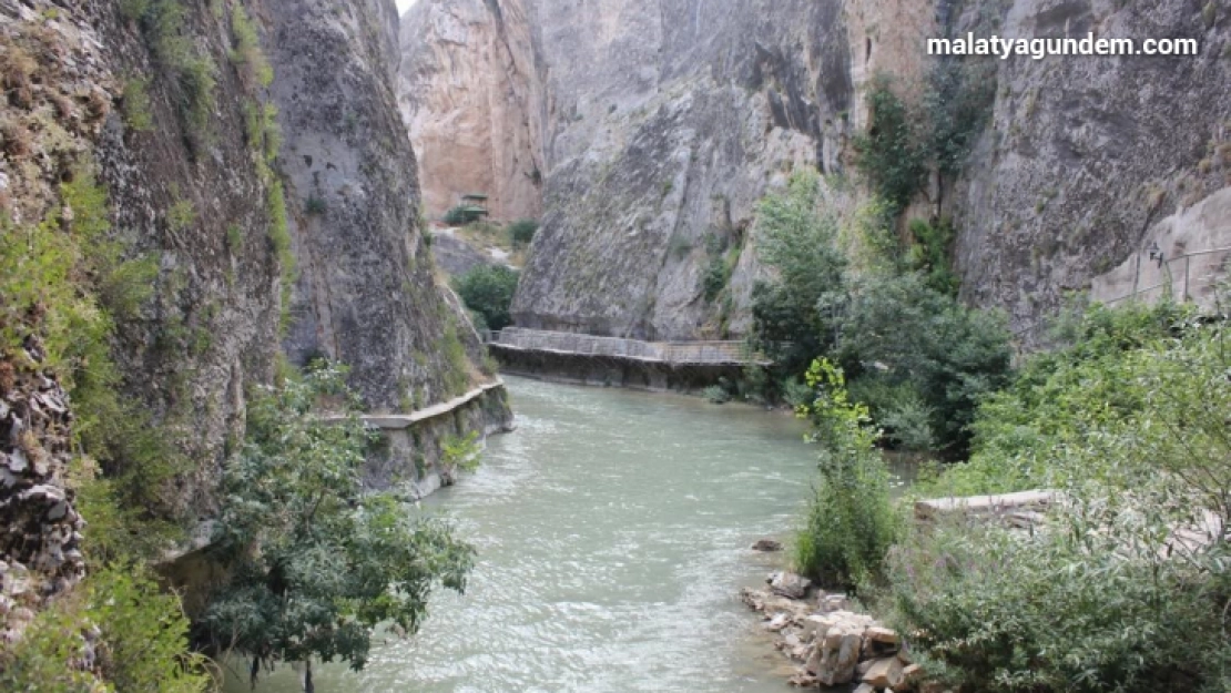 Darende Tohma Kanyonu turizme açılmayı bekliyor