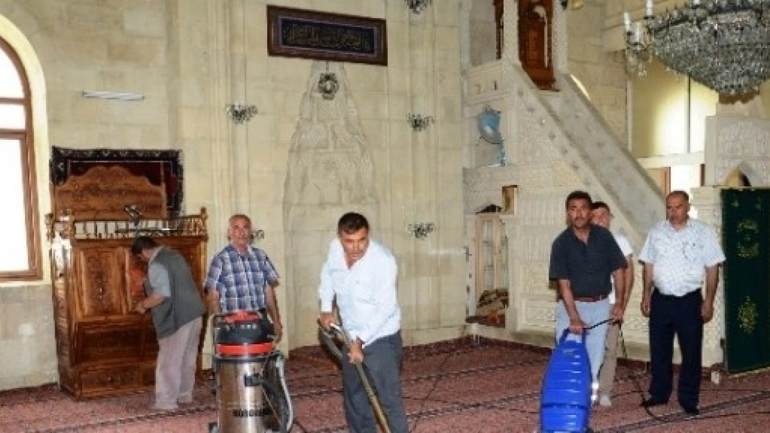 Darende'de Camilerde Ramazan Hazırlığı
