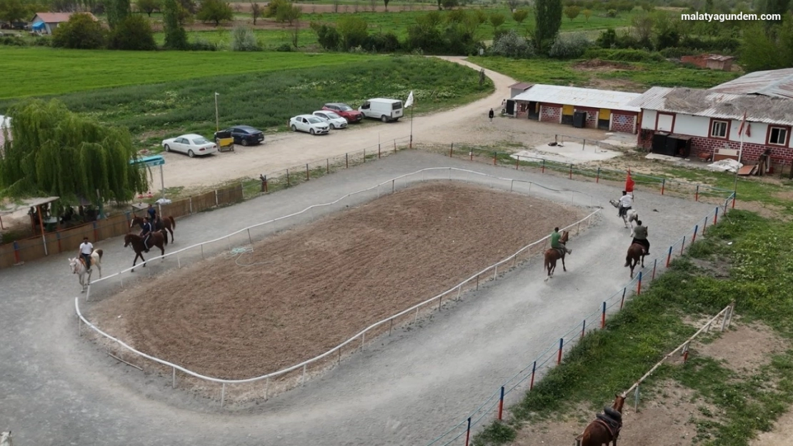 Deprem sonrası doğayla buluşma: Malatya'da atlı terapiye ilgi artıyor