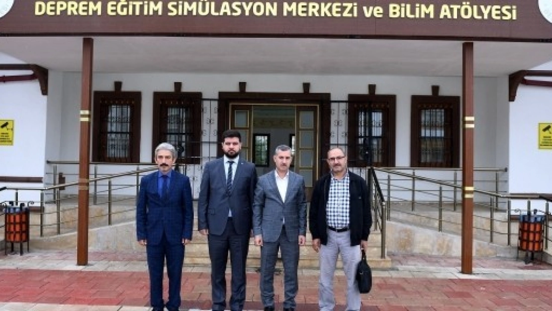 Deprem Eğitim Simülasyon Merkezi Gezildi