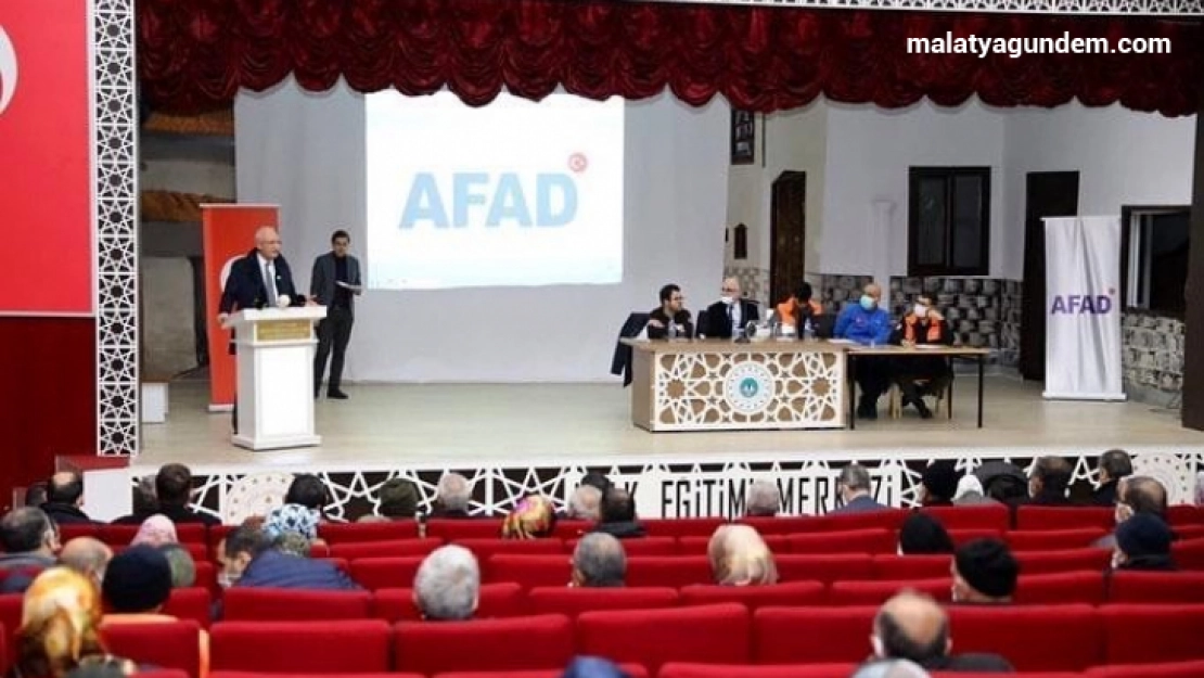Depremzedelere konutların anahtar teslimi törenle yapıldı
