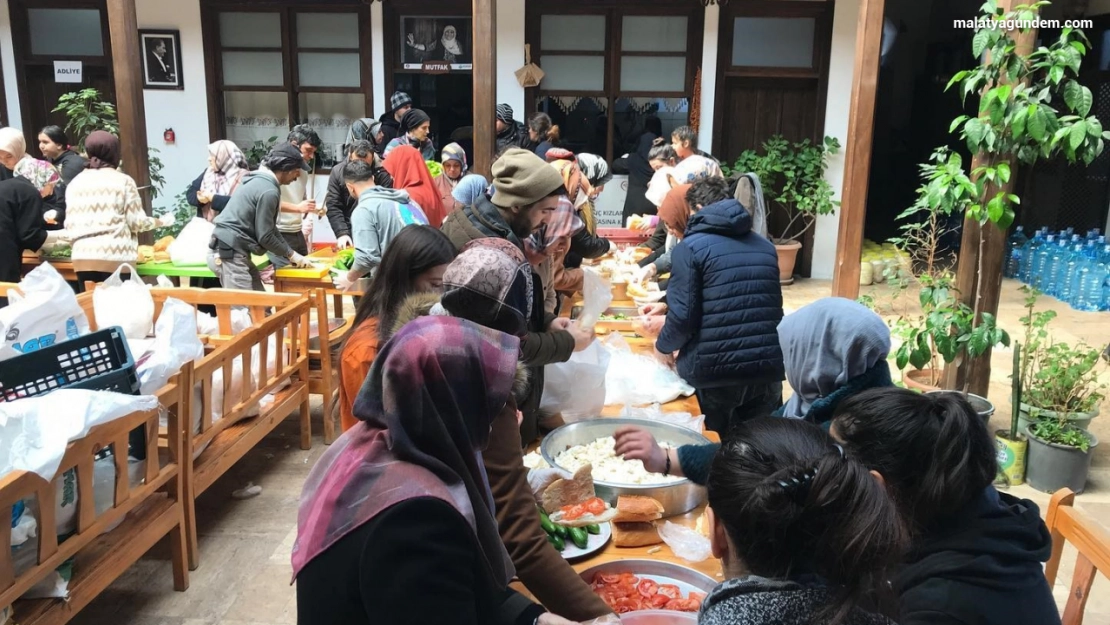 Depremzedelere kucak açan sakin şehir Arapgir'in nüfusu 30 bine geçti