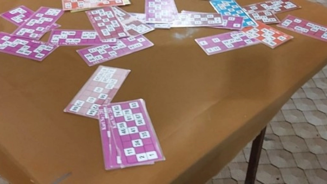 Dernekte Kumar Oynayanlar Yakalandı
