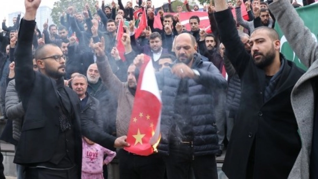 Doğu Türkistan'daki Zulüm Protesto Edildi