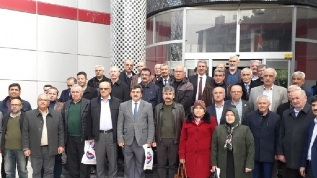 Eğitim Bir Sen'den Emeklilere Vefa