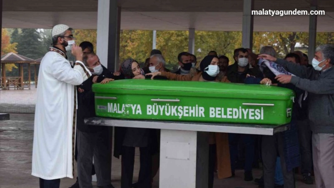 Eşi tarafından öldürülen kadın, gözyaşları arasında defnedildi