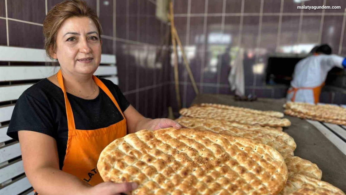 Eşinden kalan ekmek fırınının başına geçti, azmi ile örnek oluyor