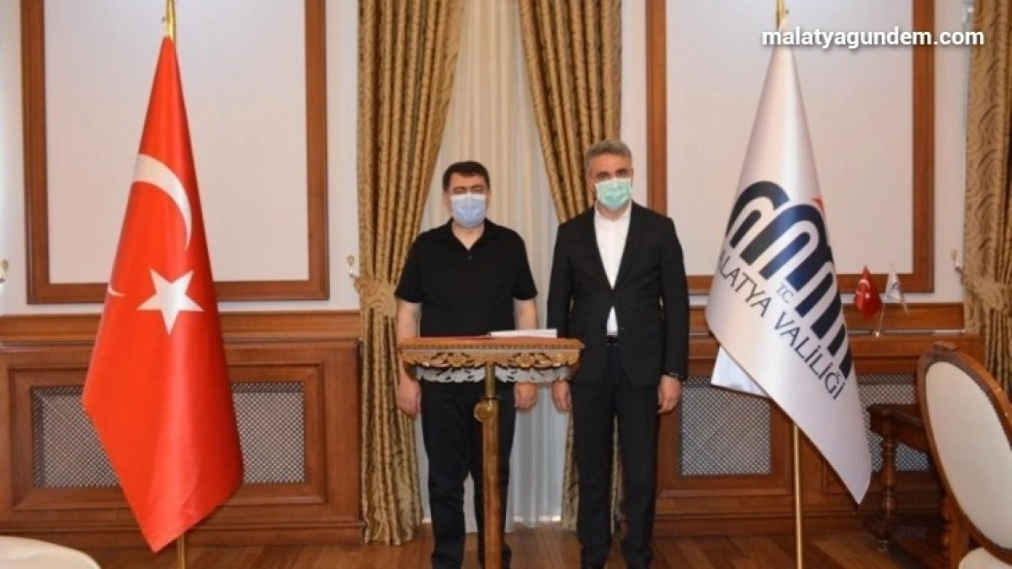 Eski makamına bu kez ziyaretçi olarak geldi