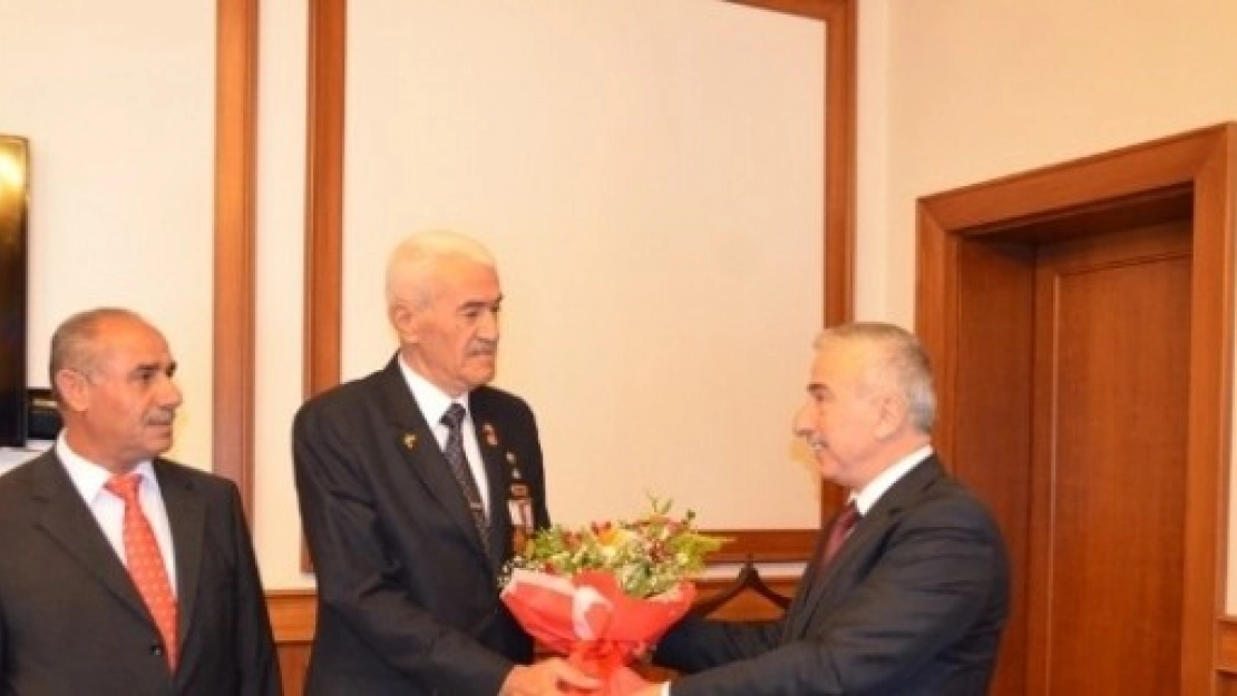 Gazi Derneklerinden Vali Kamçı'ya Ziyaret