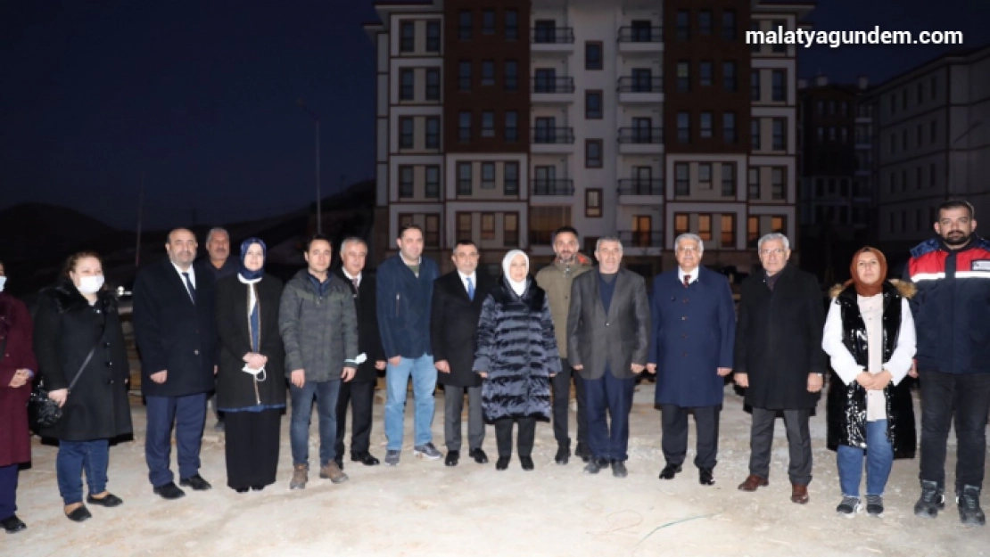 Gelincik Tepesi'ndeki ailelere sürpriz ziyaret