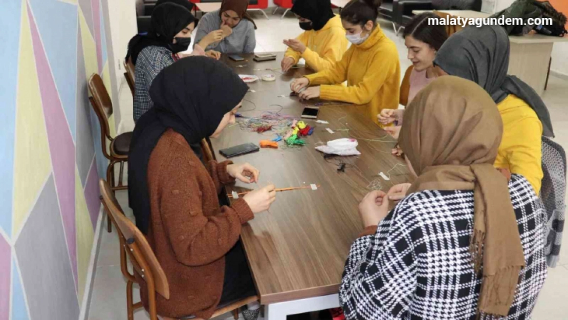 Gençlerden el sanatları kursuna yoğun ilgi