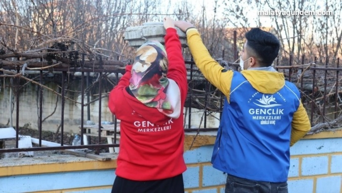 Gençler kayıtsız kalmadı