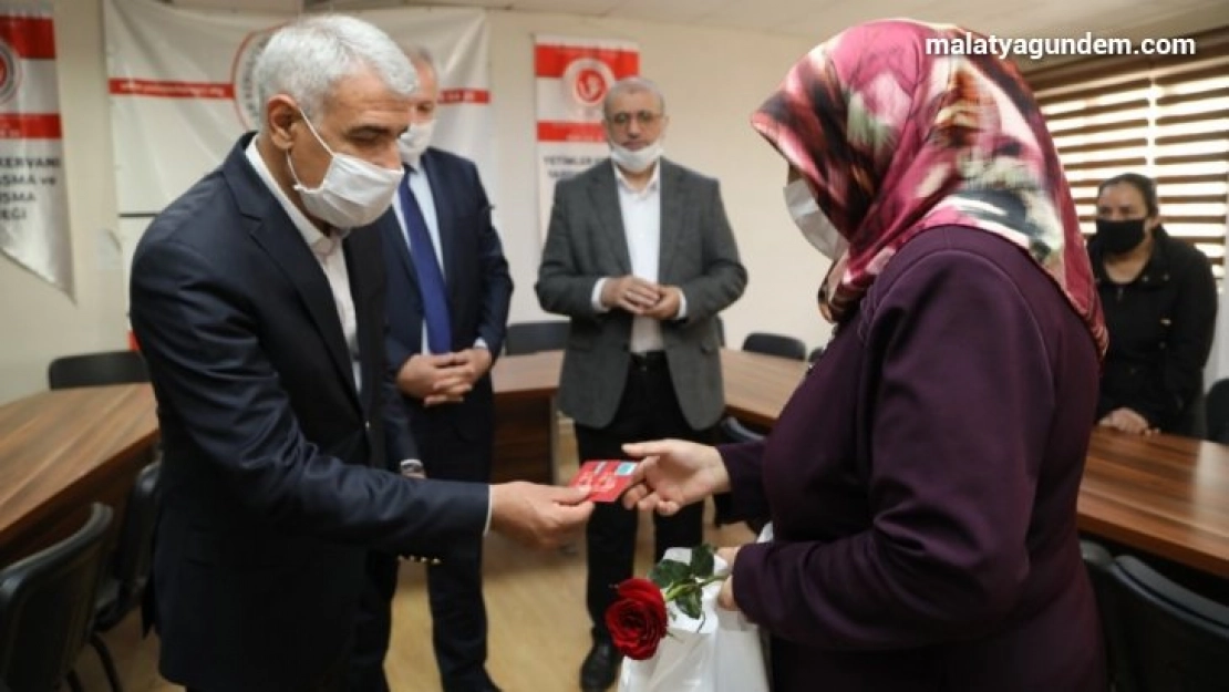 Güder yetim anneleri ile bir araya geldi