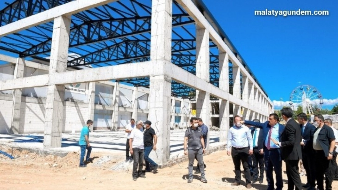 Gürkan, Kongre ve Fuar Merkezinde inşaatında inceleme yaptı