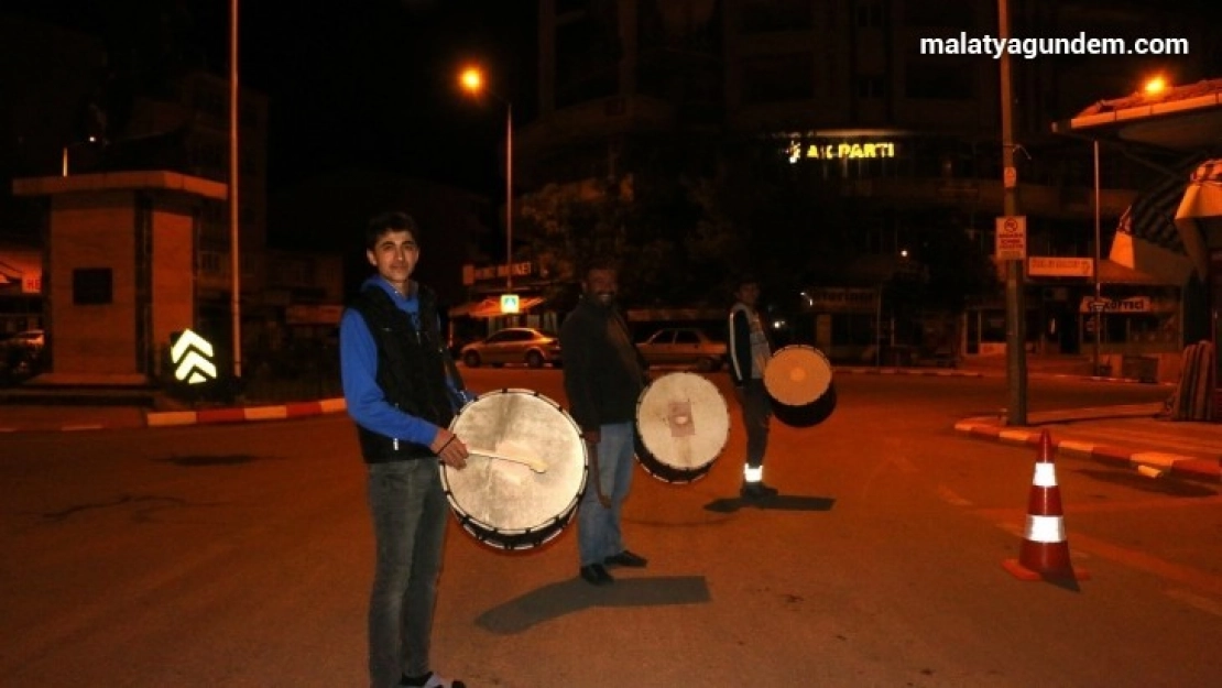 Hekimhan'da sahur davulu geleneği devam ediyor