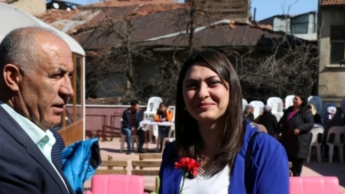 Hekimhan Belediyesi Kadınlar Günü'nü Kutladı