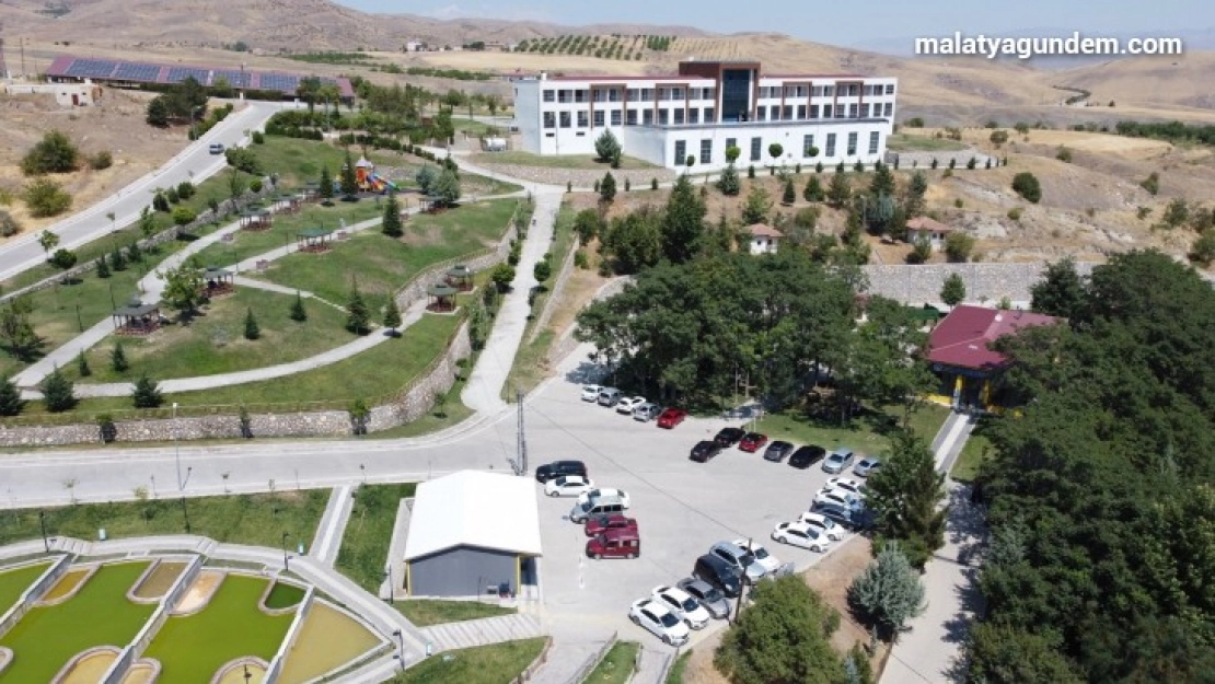 Derdine şifa arayanların gözde mekanı