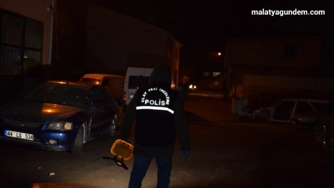 İşyerinin önünde kurşunun hedefi oldu