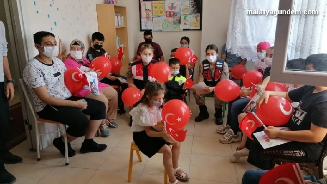 jandarma'dan özel çocuklara ziyaret