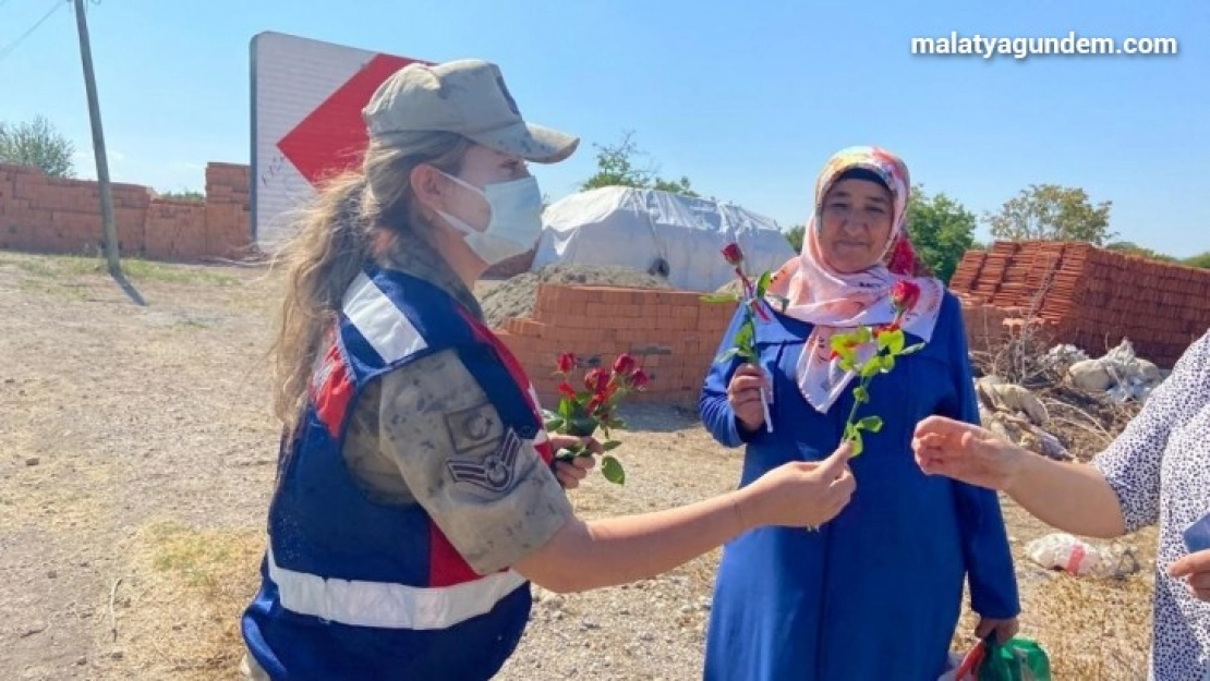 Jandarma, yaşlıları unutmadı