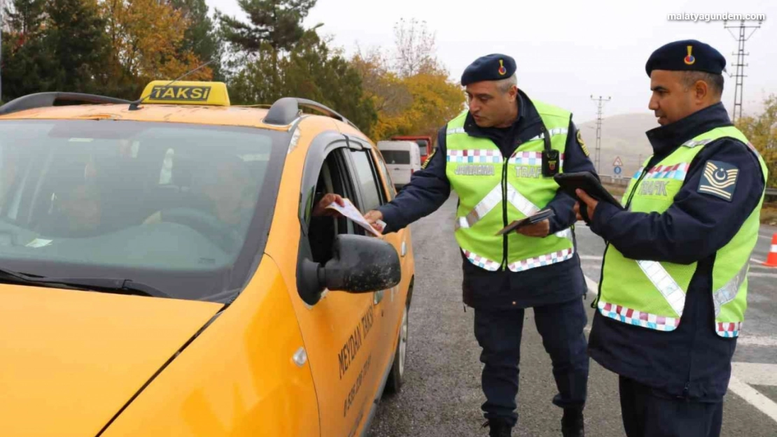 Jandarmadan Malatya'da kış lastiği denetimi