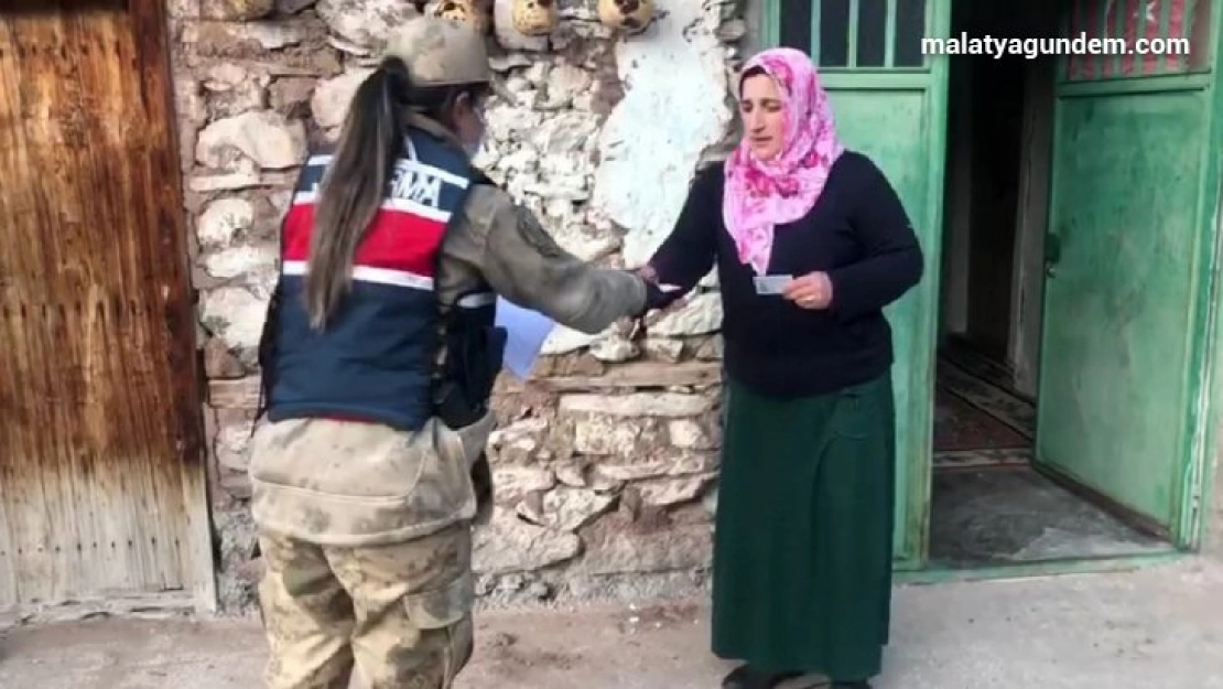 Jandarmadan sosyal yardım mesaisi