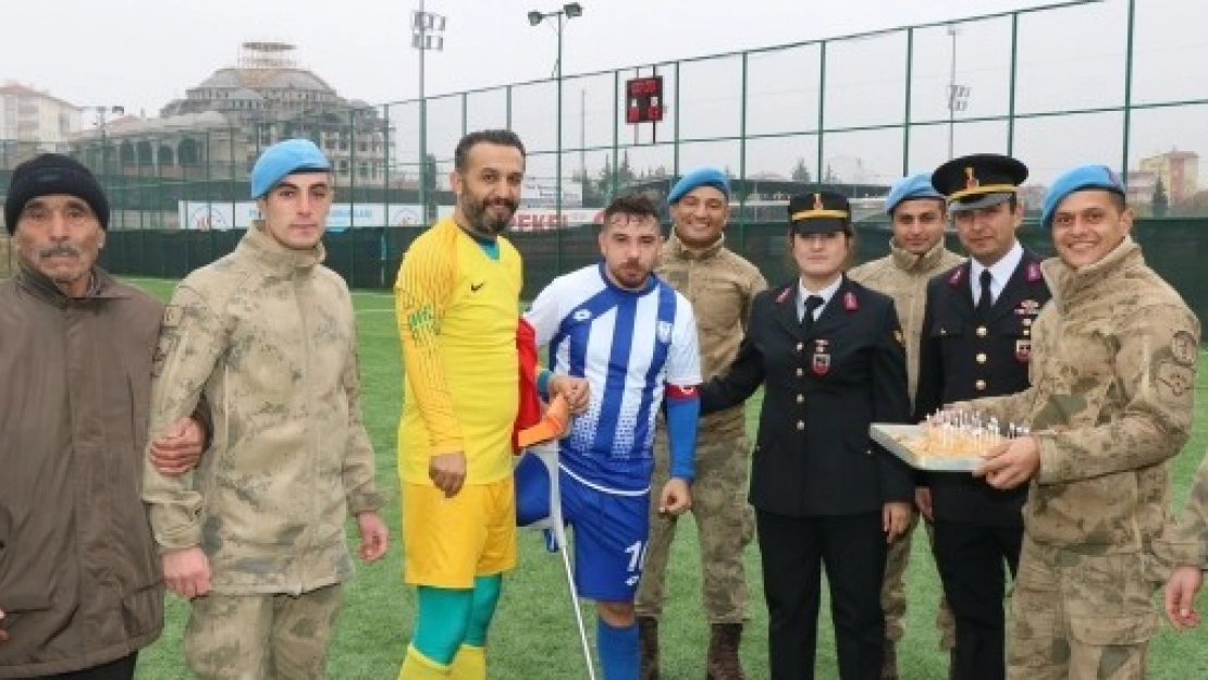 Jandarma'dan Ampute Futbolculara Ziyaret