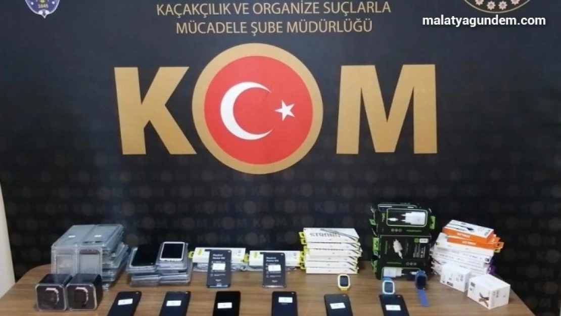 Kaçak cep telefonları ele geçirildi