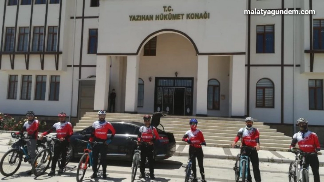 Kadın Kaymakam, sporcularla birlikte pedal çevirdi
