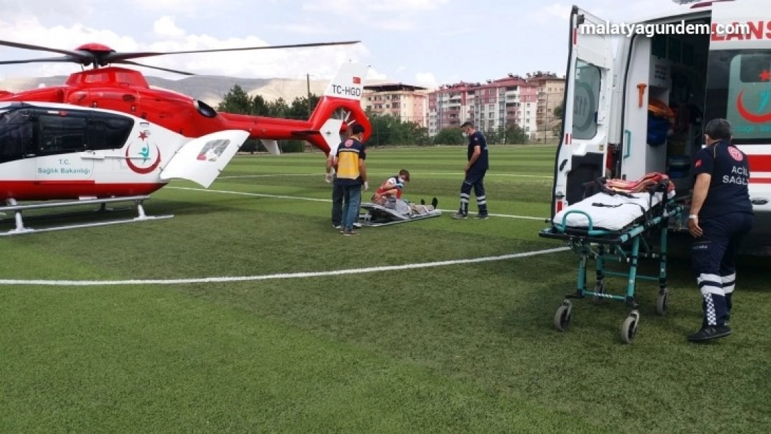 Kalp krizi geçiren vatandaşın yardımına ambulans helikopter yetişti