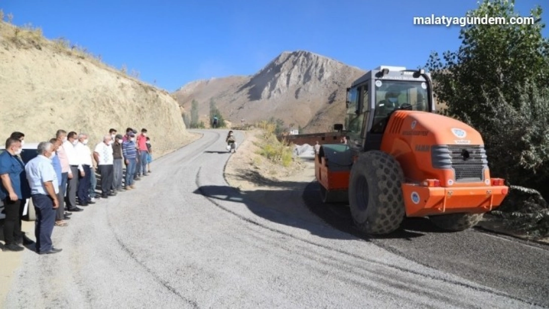 Karagöz Mahallesi uzun yıllar sonra asfalta kavuştu
